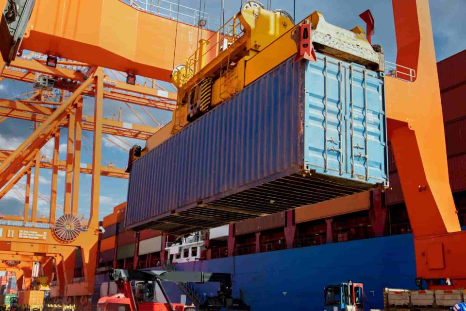 20ft Container loading 